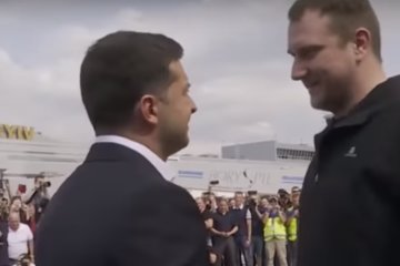 Встречали героев помпезно, фото: скриншот YouTube