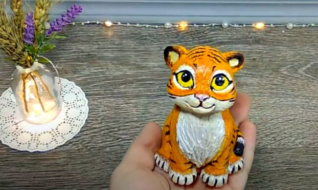 Статуэтка тигра. Фото: скриншот Youtube-видео