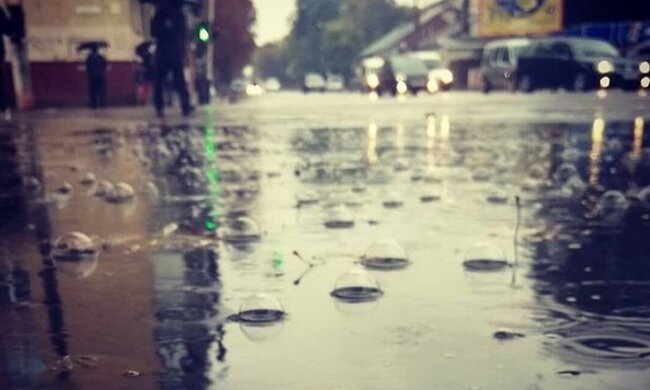 Дощ. Фото: скріншот Youtube