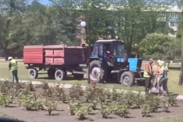 Так же было в Бахмуте и Авдеевке: в Покровске, за 20 км от фронта, сажают цветочки, а не роют окопы – видео