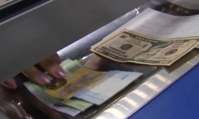 Курс доллара. Фото: скрин видео канала 1+1