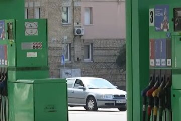 АЗС. Фото: скріншот YouTube-відео