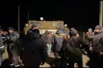 11 человек эвакуировали с острова Бирючий из-за шторма в Азовском море