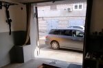 В Киеве продают уникальный гараж. Фото: YouTube, скрин
