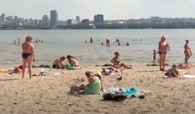Пляж. Фото: скріншот YouTube-відео