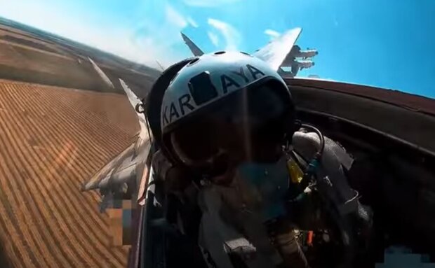 Пілот. Фото: скріншот YouTube-відео