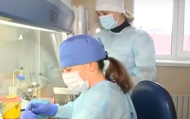 Медики. Фото: скриншот YouTube.