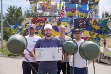 300-я миссия на передовую: БФ молодежной инициативы «Надежда», Валерий Дубиль и Вита Присяжнюк доставили помощь защитникам