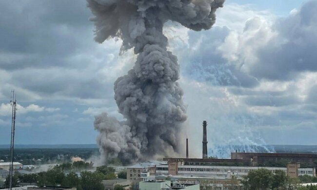 Взрыв в россии. Фото: t.me/zsuwar