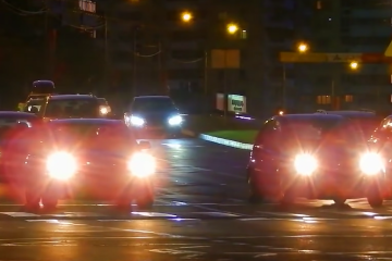 Водіям дозволили їздити у комендантську годину. Фото: YouTube