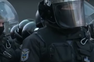 Полиция усилила меры безопасности, фото: скриншот YouTube
