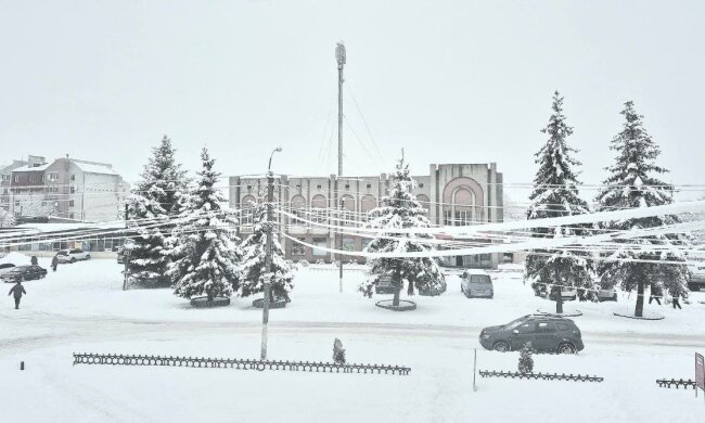 Сніг, ожеледиця і сильний вітер: якою буде погода в Україні 5 лютого — де потепліє до +9