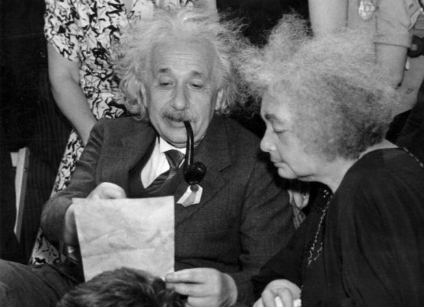 В Израиле продадут легендарное письмо Эйнштейна, фото: Комсомольская правда