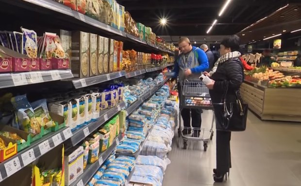 Продукты в супермаркетах дорожают. Фото: youtube