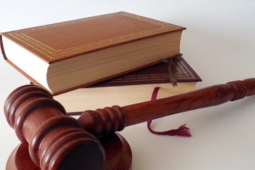 Юристы снова востребованы, фото: скриншот с youtube