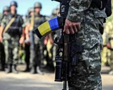 Украинская армия берет дорогу на Донбасс. Солдаты живут там по-спартански
