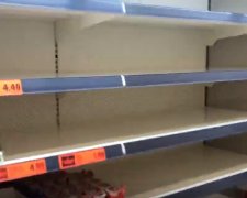 Пустые полки в супермаркете Польши. Фото: скриншот YouTube