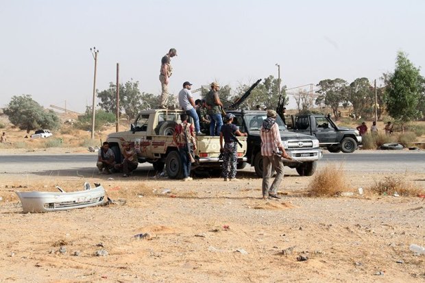 Ливия «тонет» в вооруженном конфликте. Количество жертв стремительно растет,  началась эвакуация иностранцев