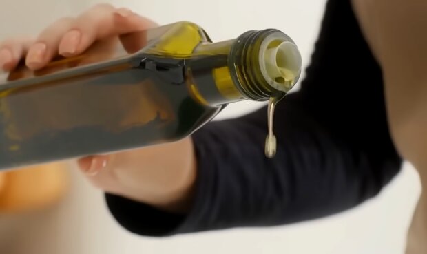 Соняшникова олія. Фото: YouTube