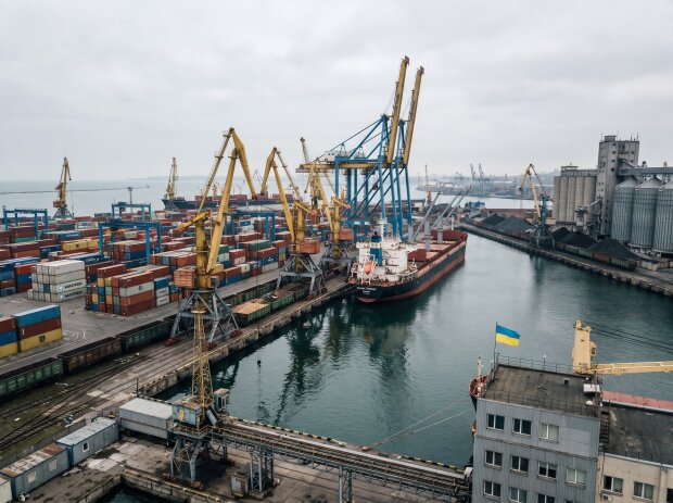 порт Південний морський термінал Україна