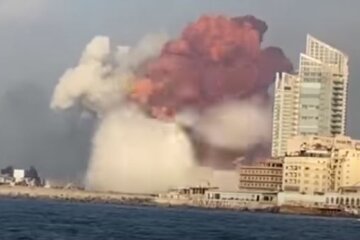 Взрыв в Бейруте. Фото: скриншот YouTube.