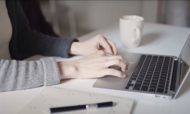 Комп'ютер. Фото: YouTube, скрін