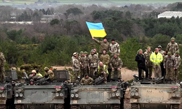 Рада решила отправлять на военную службу мужчин 60+. Фото: YouTube