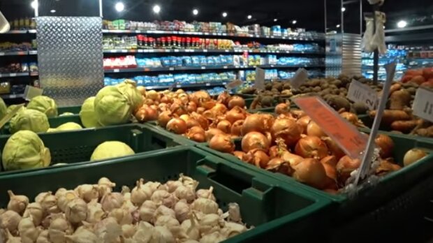 Тарифы и еда вытрясут последние копейки: украинцев "обрадовали" бешеным ростом цен