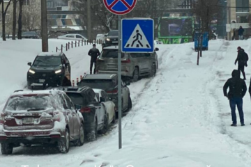 Дикая стихия устроила транспортный коллапс: трассы завалены, Киев заблокирован, десятки ДТП