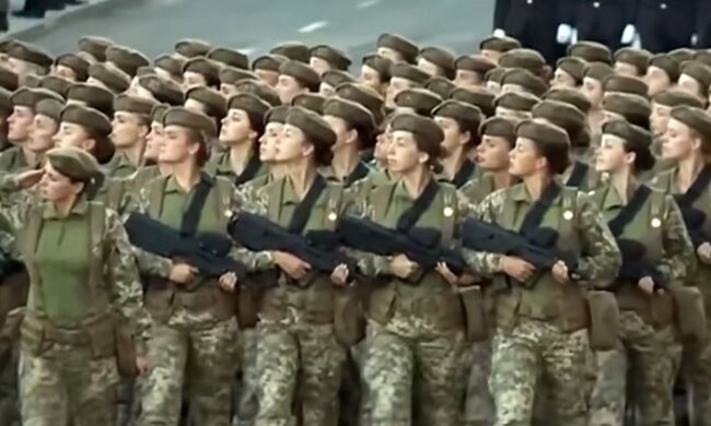 Дівчата у ЗСУ. Фото: скріншот YouTube-відео