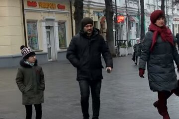 Люди. Фото: скріншот YouTube-відео