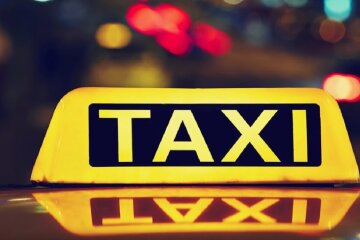 Таксі. Фото: скріншот Youtube