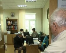 Пенсионеры Донбасса. Фото: скриншот Youtube