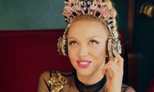 Оля Полякова. Фото: скриншот YouTube