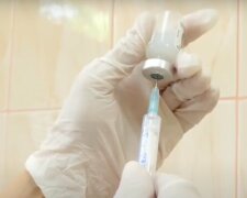 Вакцина от коронавируса: стала известна стоимость препарата для украинцев