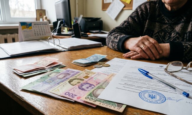 виплати допомога гривні документи ПФУ