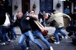 Посетители столичного кафе устроили погром и драку, фото: Военные люди