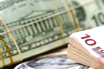 Доллар и евро взлетели вверх, фото: скриншот с YouTube