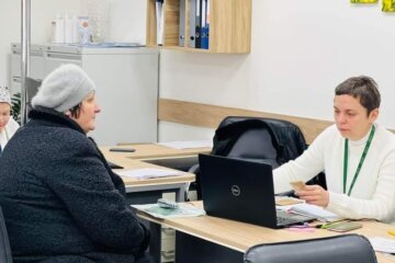 В помещении ЦНАП. Фото: gora-rada.gov.ua