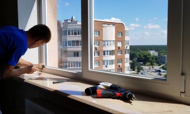 Утеплення вікна. Фото: скріншот YouTube-відео