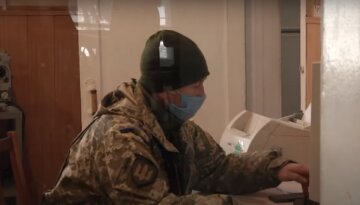 Военнослужащий. Фото: YouTube, скрин