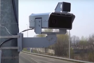 Лихачам придется раскошелиться: в Украине заработали десятки новых камер автофиксации