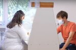 Медик. Фото: YouTube, скрін