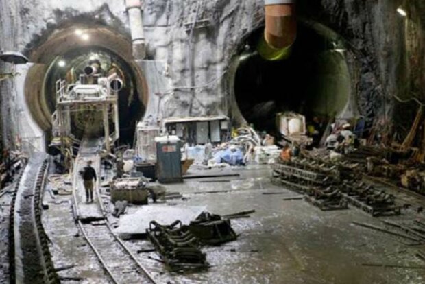 Могли построить 18 станций метро: киевлянам раскрыли неприятную правду, подробности