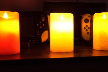 Свічки. Фото: скріншот YouTube-відео