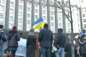 Под Кабмином собираются протестовать перевозчики. Фото: YouTube