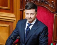 Ура! Победа! Зеленский стремится завлечь украинцев к законодательным процессам