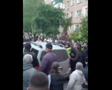 В Каменец-Подольском произошла потасовка 100 местных жителей с ТЦК - видео. Фото: Telegram
