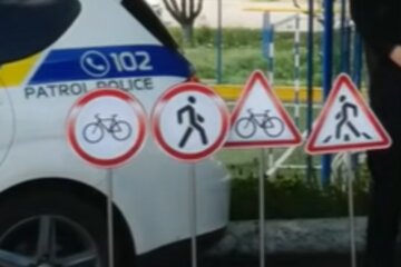 Дорожні знаки. Фото: скрін відео