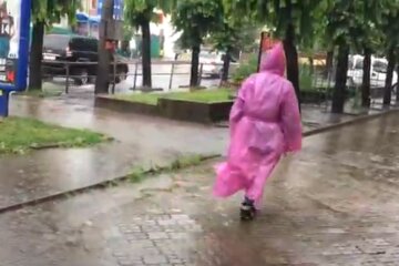 Дощ. Фото: скріншот YouTube-відео